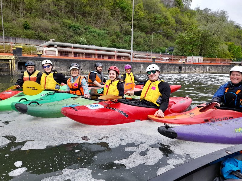 Das erste Mal in der Schleuse finden alle spannend