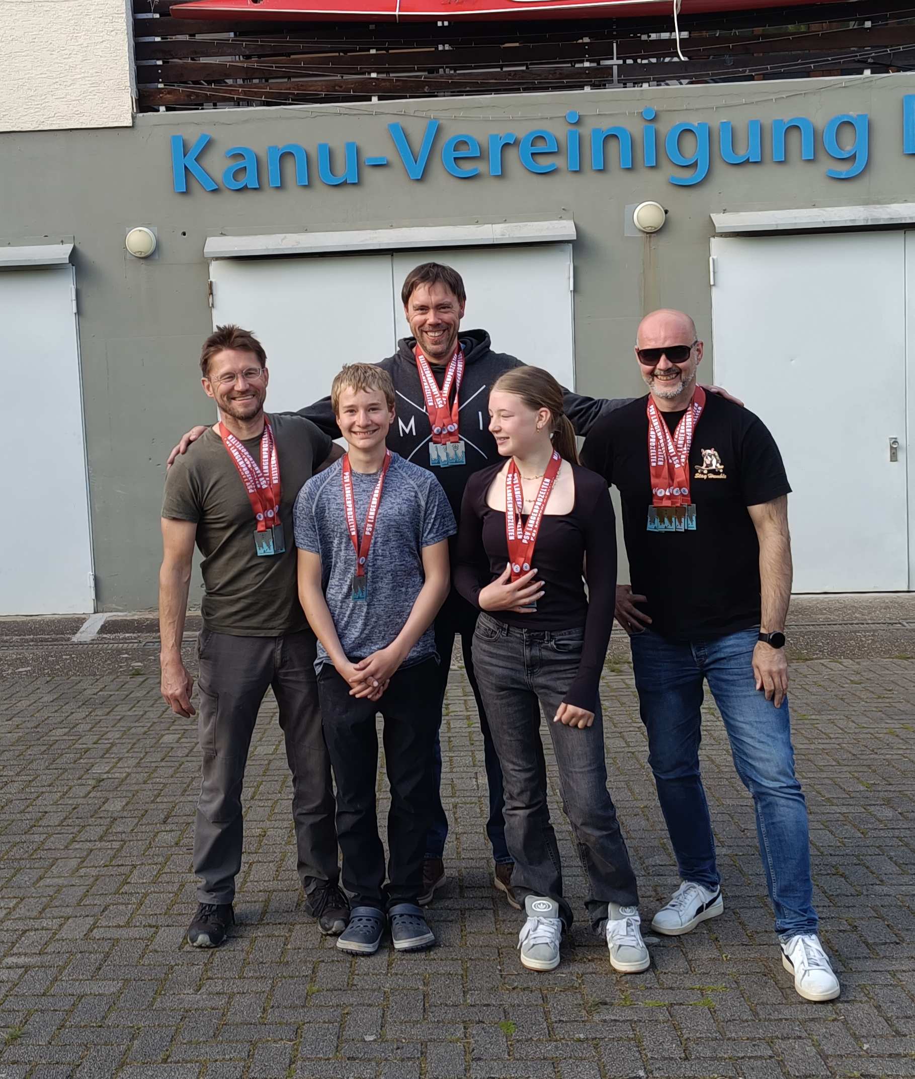 Siegreiche Rennsportmannschaft 